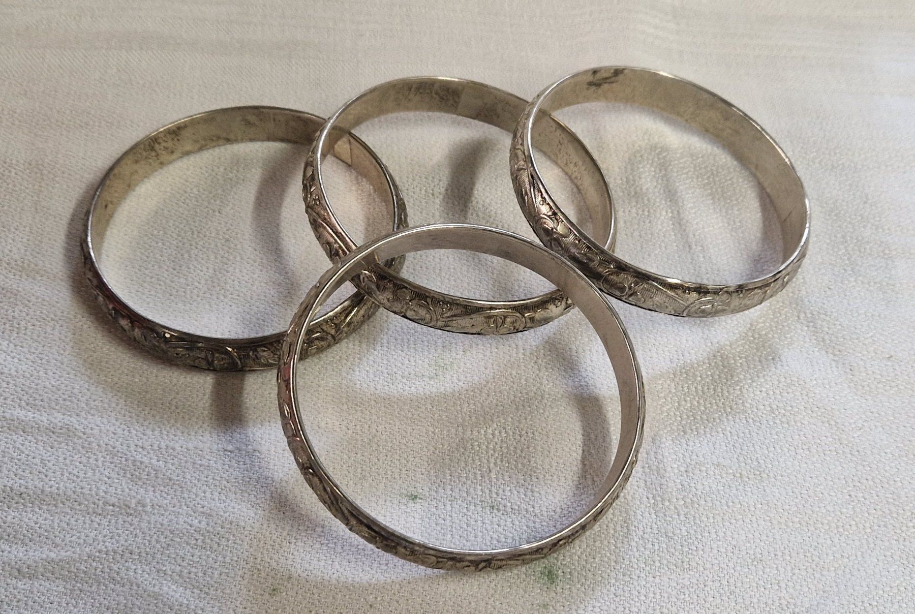 Armbänder & -reifen: 4 Armreife – Gebraucht aus Bilten von Mic2022 2
