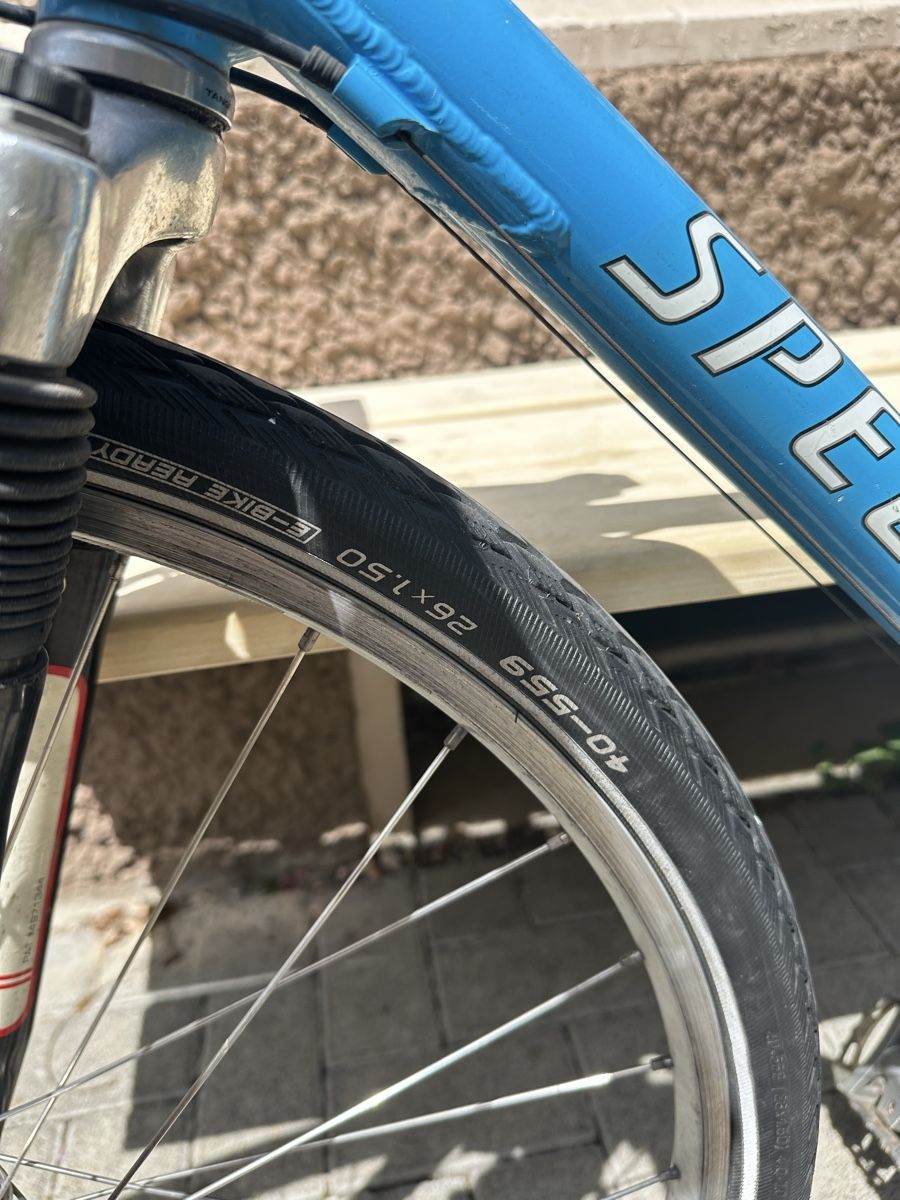 Specialized Biciclette: Speciaized Mountainbike Fahrrad – Usato da Basel venduto da jan_xjz8 7