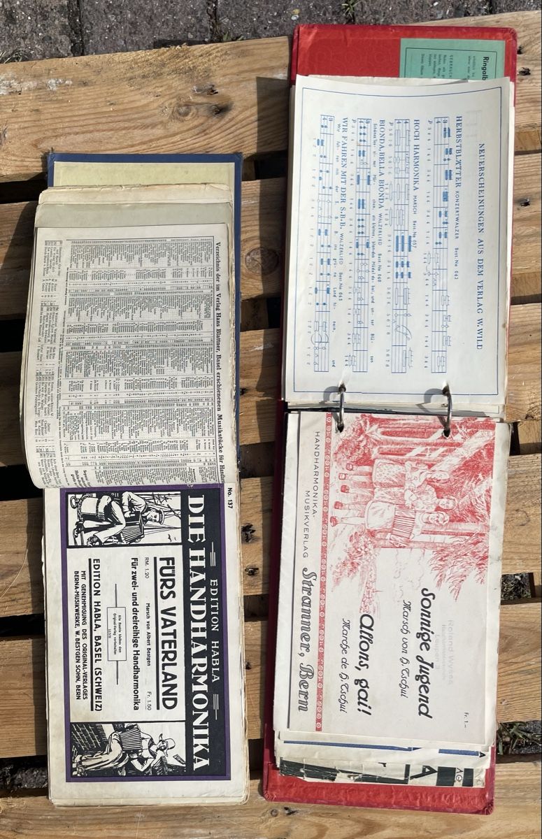 Bücher: Notenalben mit Notenblättern Handharmonika – Gebraucht aus Wallisellen von KersP_22