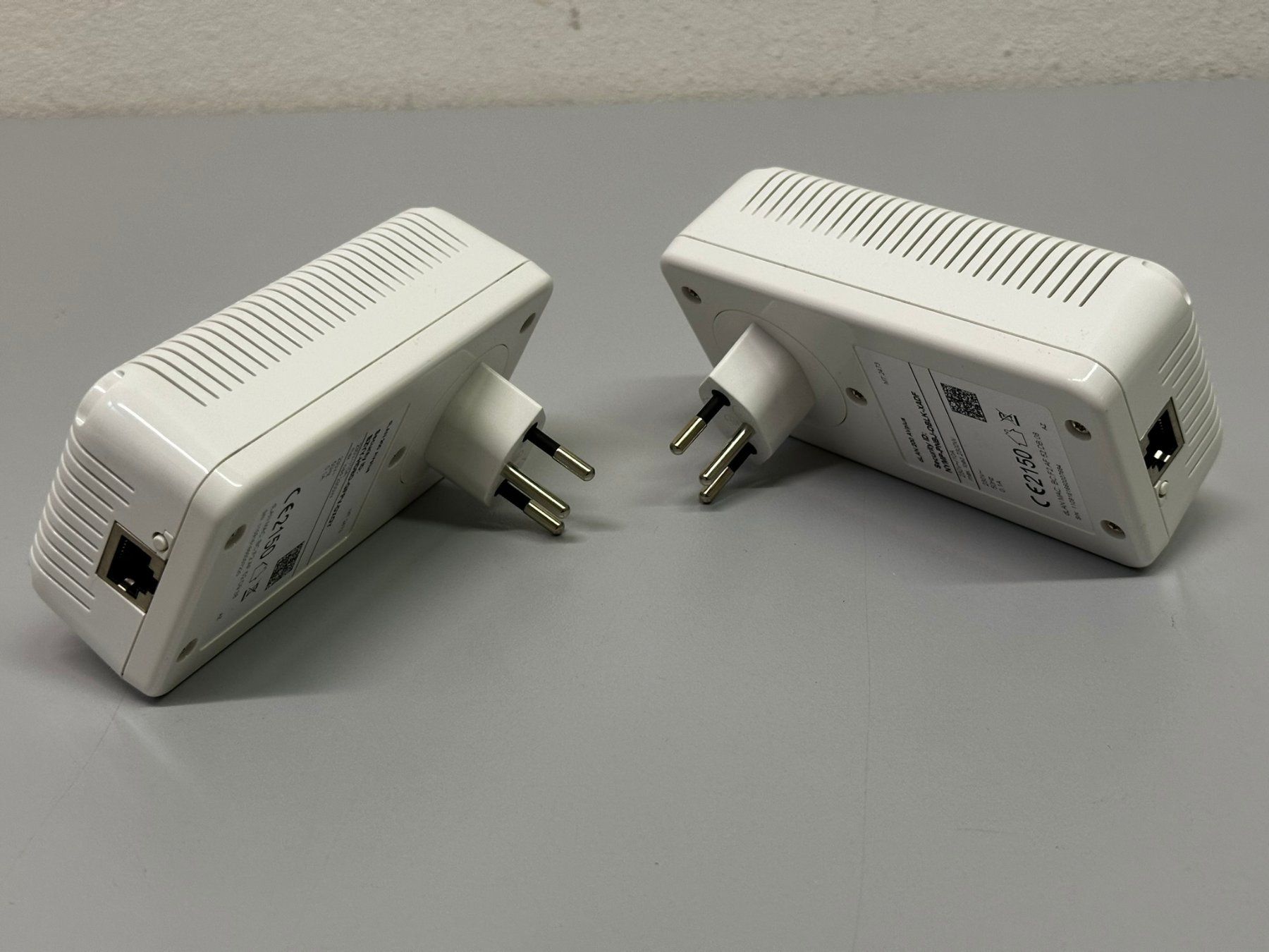 Devolo WiFi: Devolo dLAN 200 Aplus Powerline-Kit – Usato da Hochdorf venduto da av-electronics 1