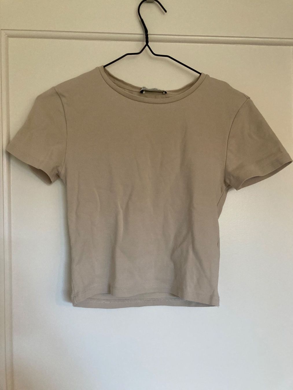 Stradivarius Tops: Beiges Croptop – D'occasion à Zürich par vesieber
