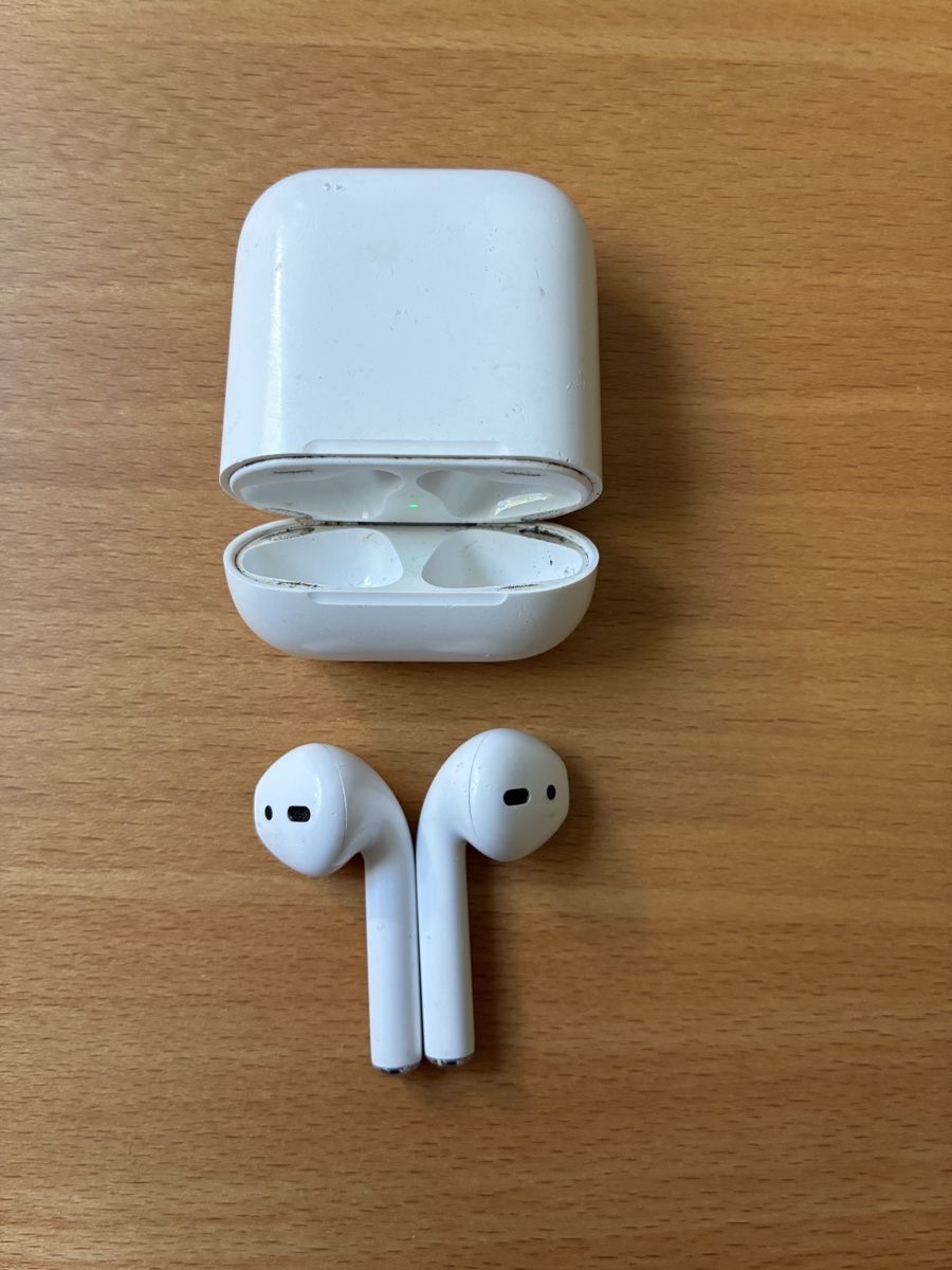 Apple Cuffie: Apple AirPods (2. Generation) mit Ladecase – Usato da Zürich venduto da ped_wqb9 1