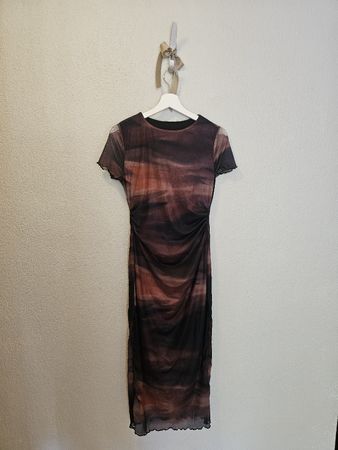 🤎Meshkleid Grösse M– figurbetont mit modernem Farbverlauf 
