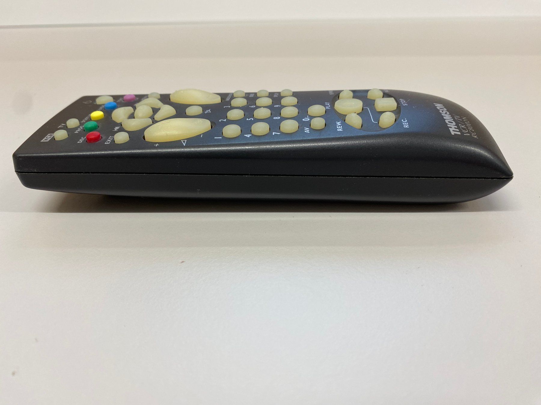Telecomandi: Télécommande Thomson VCR/TV RC8002N – Usato da Boncourt venduto da pie_fvs9 4