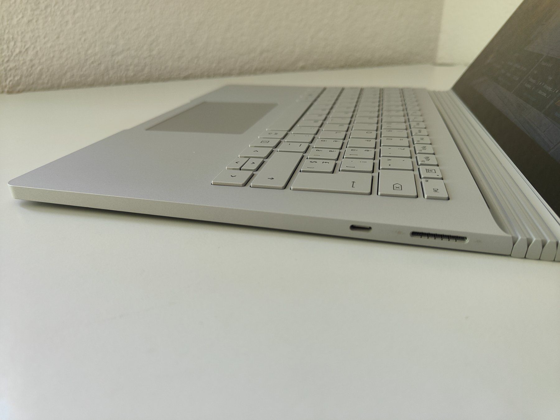 Microsoft Notebooks: Microsoft Surface Book 2 1.90GHz, Win 11 Pro & Office 2024 – Gebraucht aus Winkel von 89Q2DF3 2