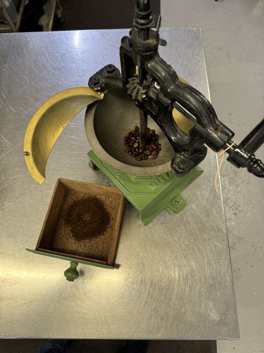 Elettrodomestici da cucina: MUTZIG FRAMONT KAFFE MÜHLE ALT – Usato da Zürich venduto da Jaskoch 5