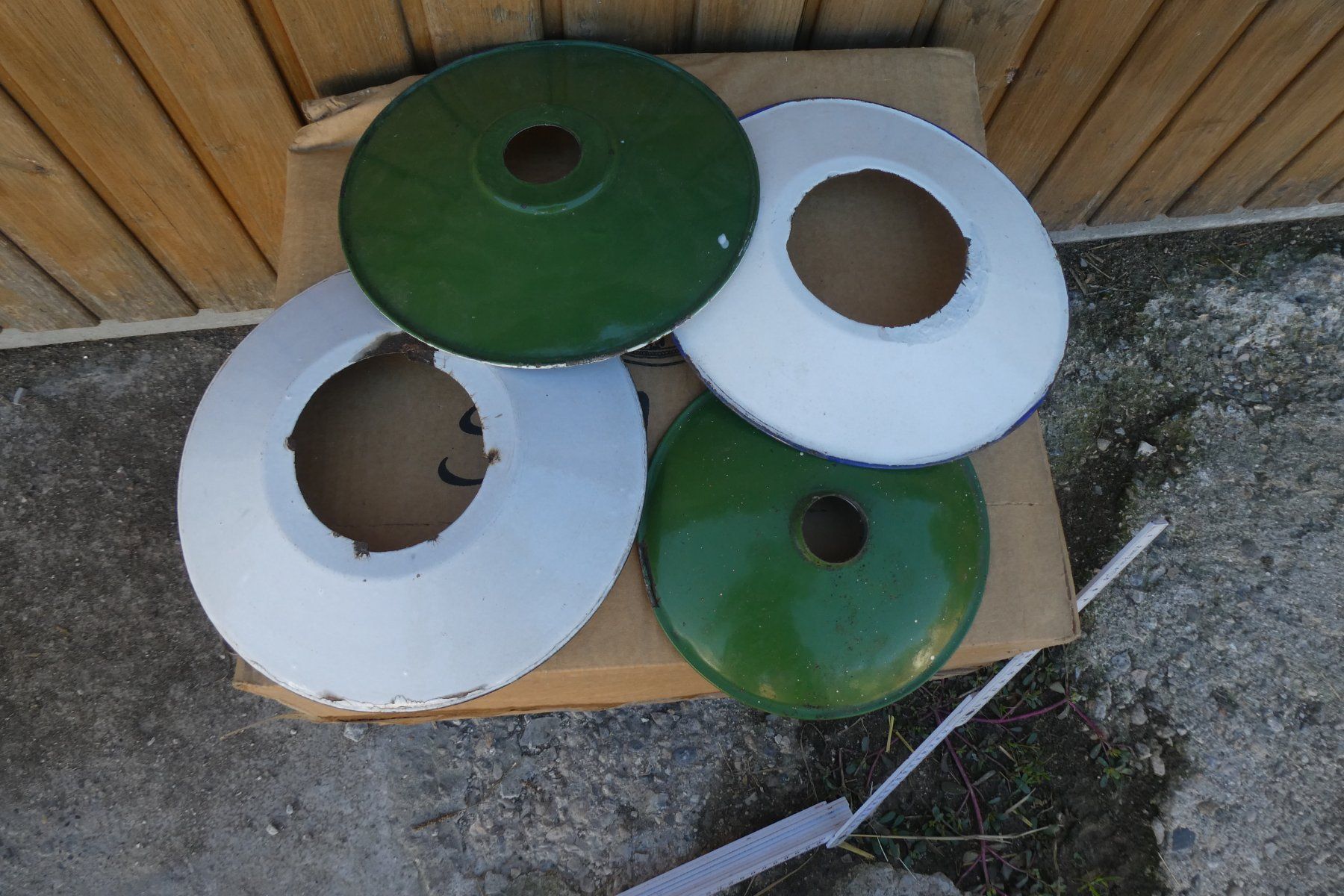 Lampade: abajoue  émail  lampe – Usato da Fontaines NE venduto da monloisir 2