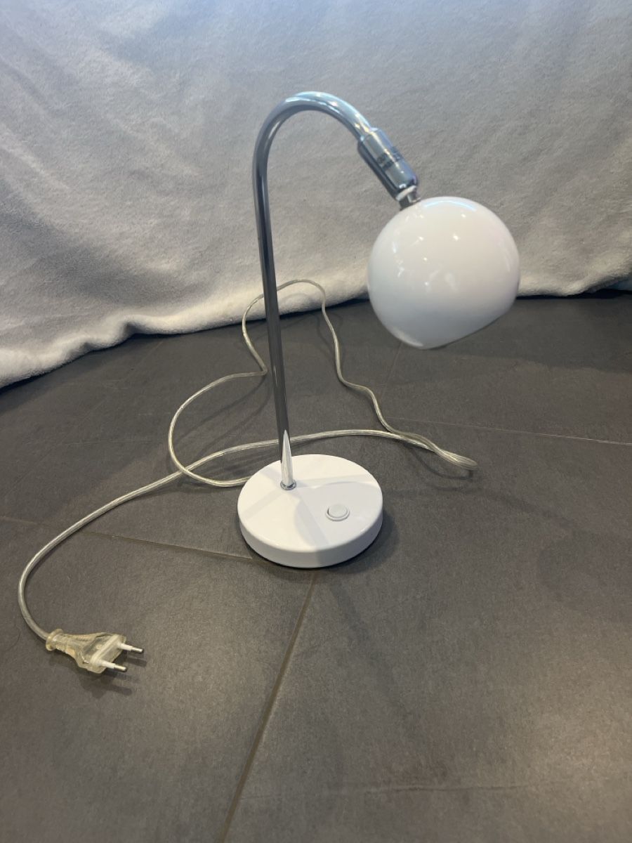 Lampade: Weisse LED Tischlampe – Usato da Fulenbach venduto da F8