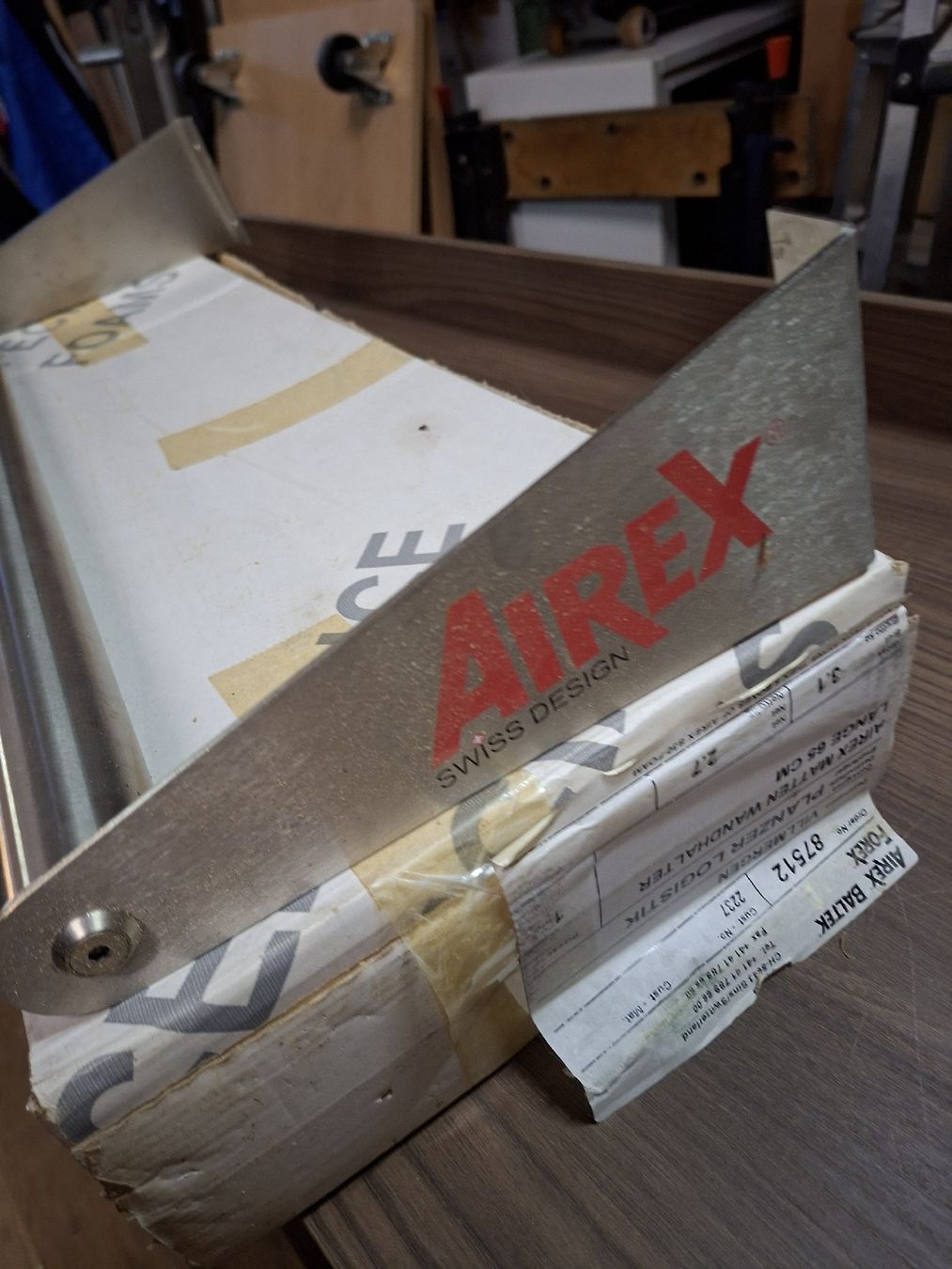 Wandhalterungen: Airex Baltek Planzer Wandhalter, neuwertig – Gebraucht aus Grossdietwil von mahsoumi