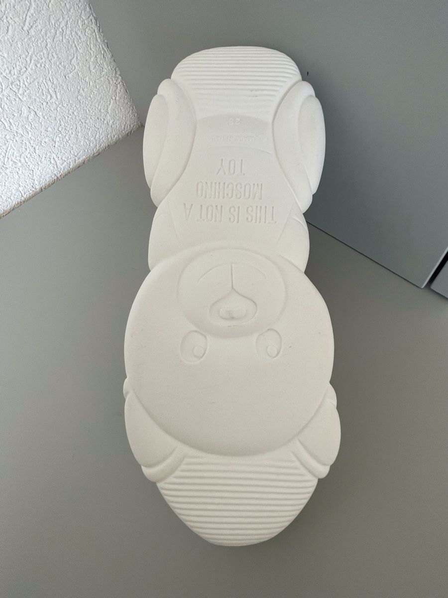 Moschino Scarpe da donna: Baskets Moschino Teddy, taille 38, neuves! – Nuovo e nell'imballaggio originale da Vuadens venduto da Nina11 4