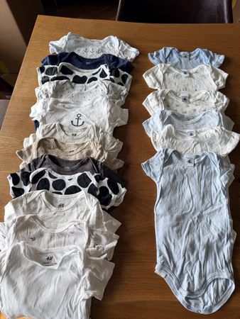 Kleiderpaket Bodies 12M