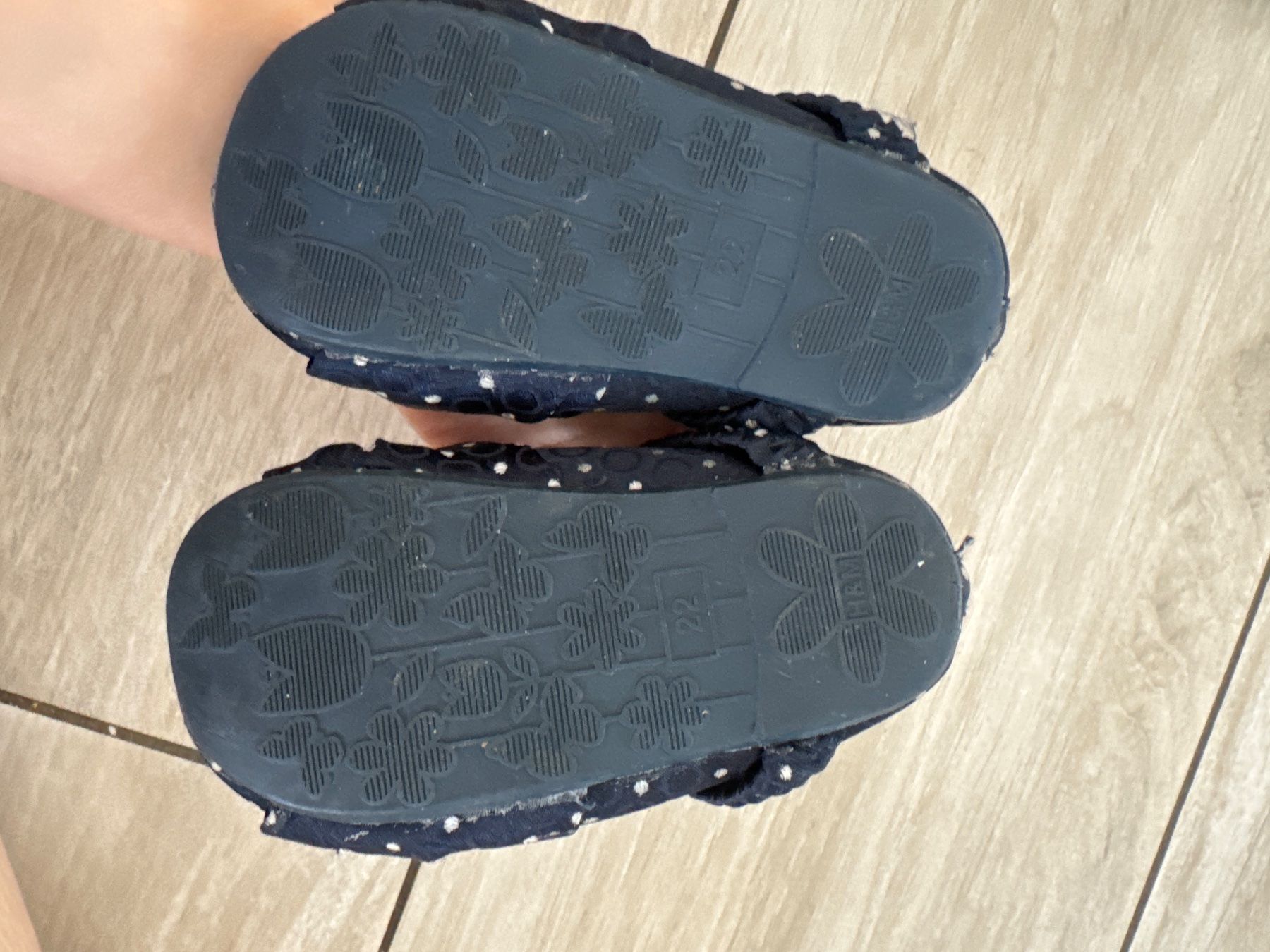 H&M Scarpe per ragazze: Ballerinas  Gr 22 – Usato da Gelterkinden venduto da Familienferien 1
