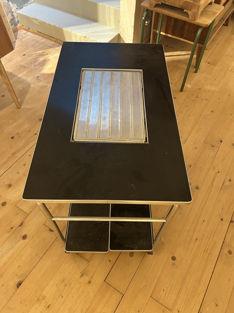Carrelli di servizio: Mid Century Servier und warmhalte Wagen  – Usato da Zürich venduto da KuduKing 1