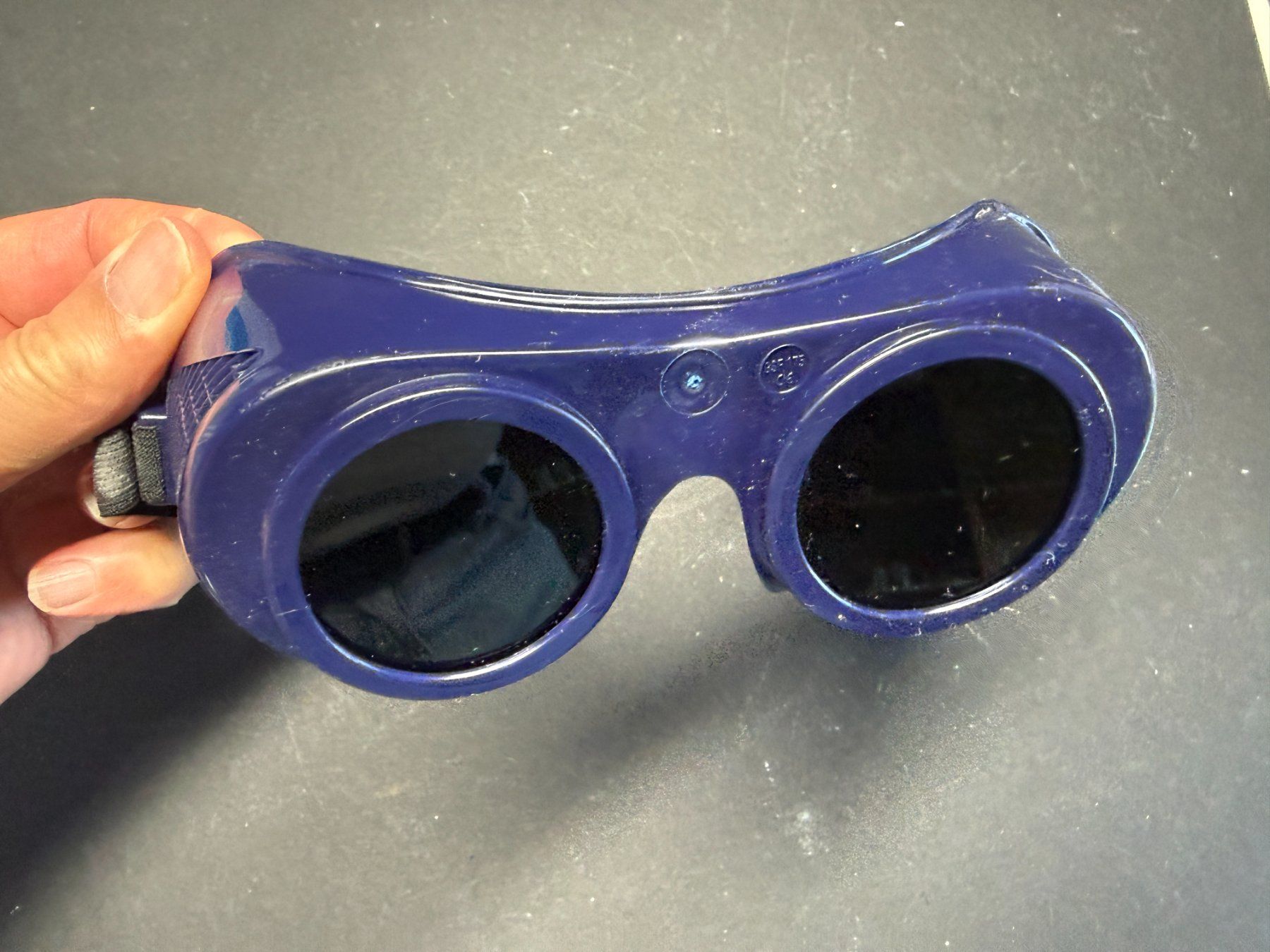 Brillen & Gläser: Schweiss-Schutzbrille – Gebraucht aus Lützelflüh-Goldb von Elementis 1