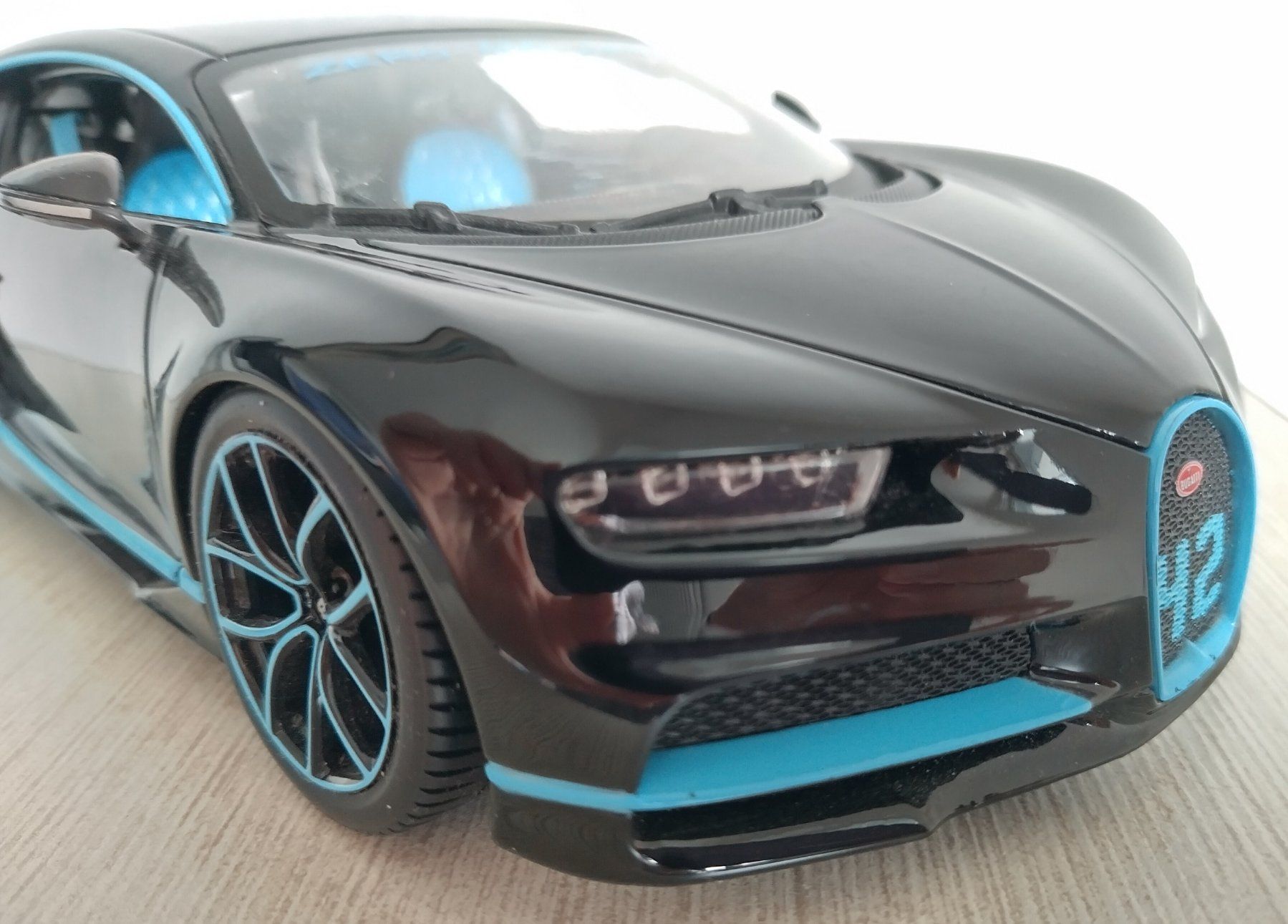 Bburago Modellini d'auto: Bugatti Chiron / 1:18 – Nuovo (secondo la descrizione) da Jona venduto da Argus36 8