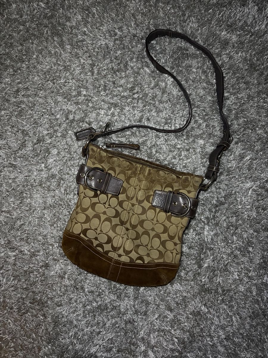 Coach Borse: Coach Schultertasche braun Logo Muster – Usato da Brislach venduto da edu_t6pq