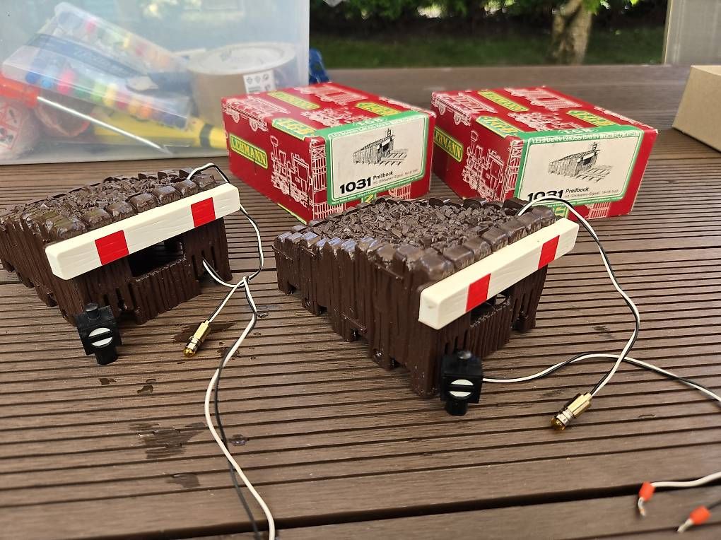 LGB Modellini di ferrovie: Butoir LGB 1031 - 2 pièces – Nuovo e nell'imballaggio originale da Satigny venduto da Gatoil