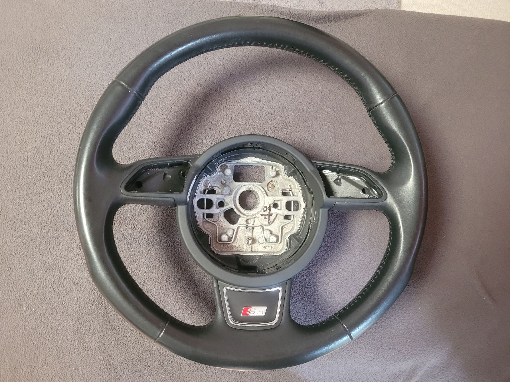 Audi Tutti pezzi di ricambio auto: Volant Audi A1 année 2018 – Usato da Courtaman venduto da Bluejazz 1