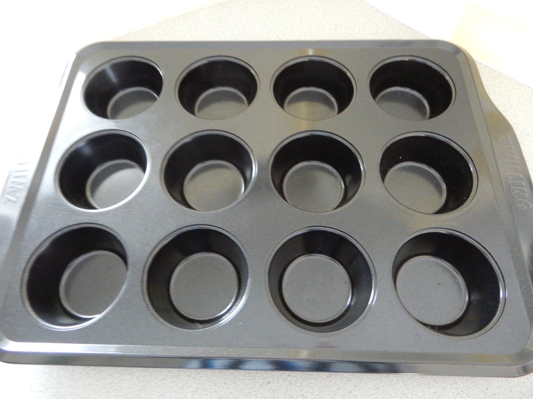 Zwilling Teglie da forno: Zwilling Muffin Backform, 12 Stück – Nuovo (secondo la descrizione) da Burgdorf venduto da Liss 3
