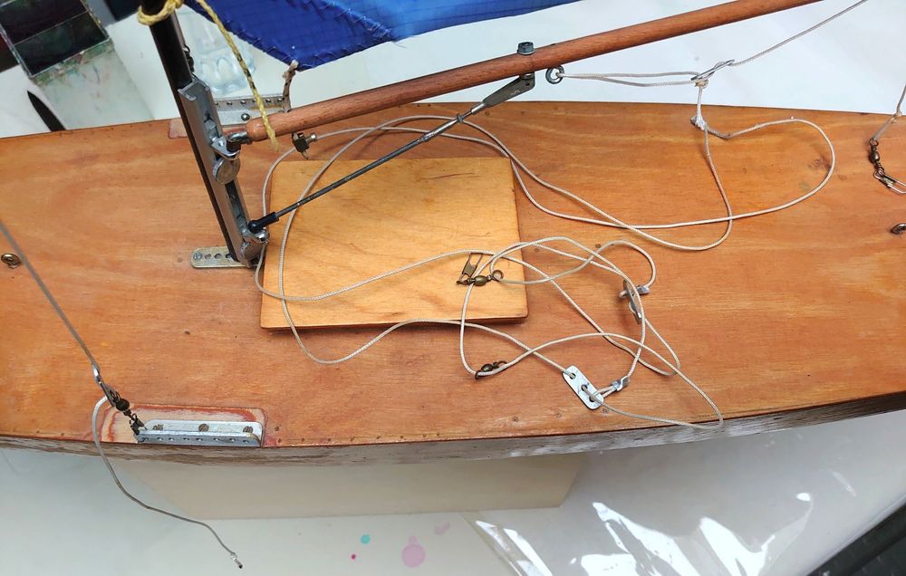 Handgefertigtes Segelboot-Modell Aus Holz – Mediterrane Tischdekoration Für Zuhause Oder Büro