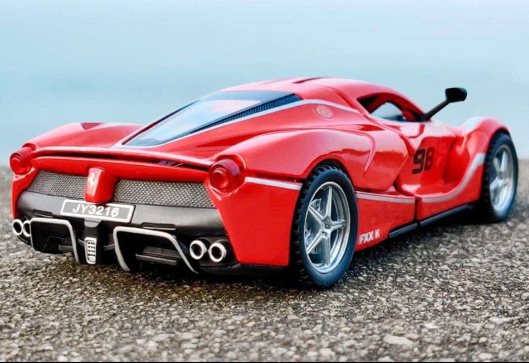 Ferrari Modellini d'auto: Ferrari Laferrari Modellauto 1/32 – Nuovo e nell'imballaggio originale da Ettingen venduto da SwissHellcat