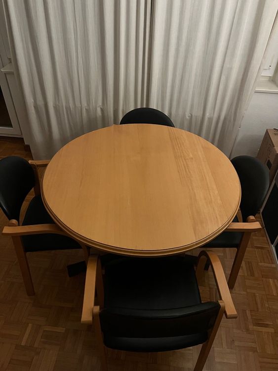 Table ronde en bois massif + 4 chaises (Gebraucht) in Genève für CHF 50 ...