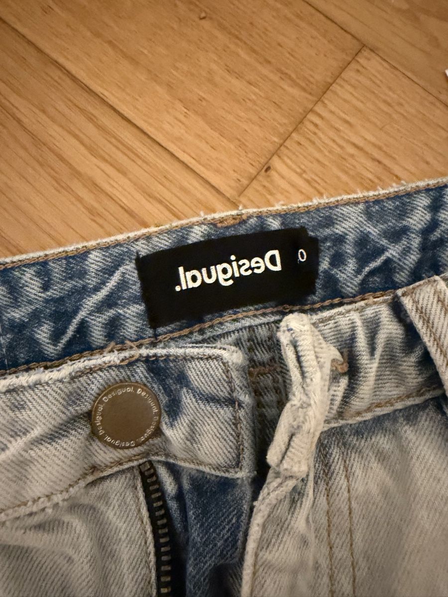 Jeans: Desigual Jeans, Size 40, New, Gradient, Spring Style! – Usato da St. Gallen venduto da LGMStore 1