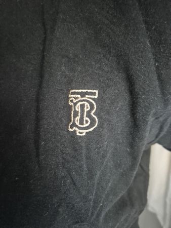 Burberry T-Shirt schwarz mit Logo Grösse S getragen