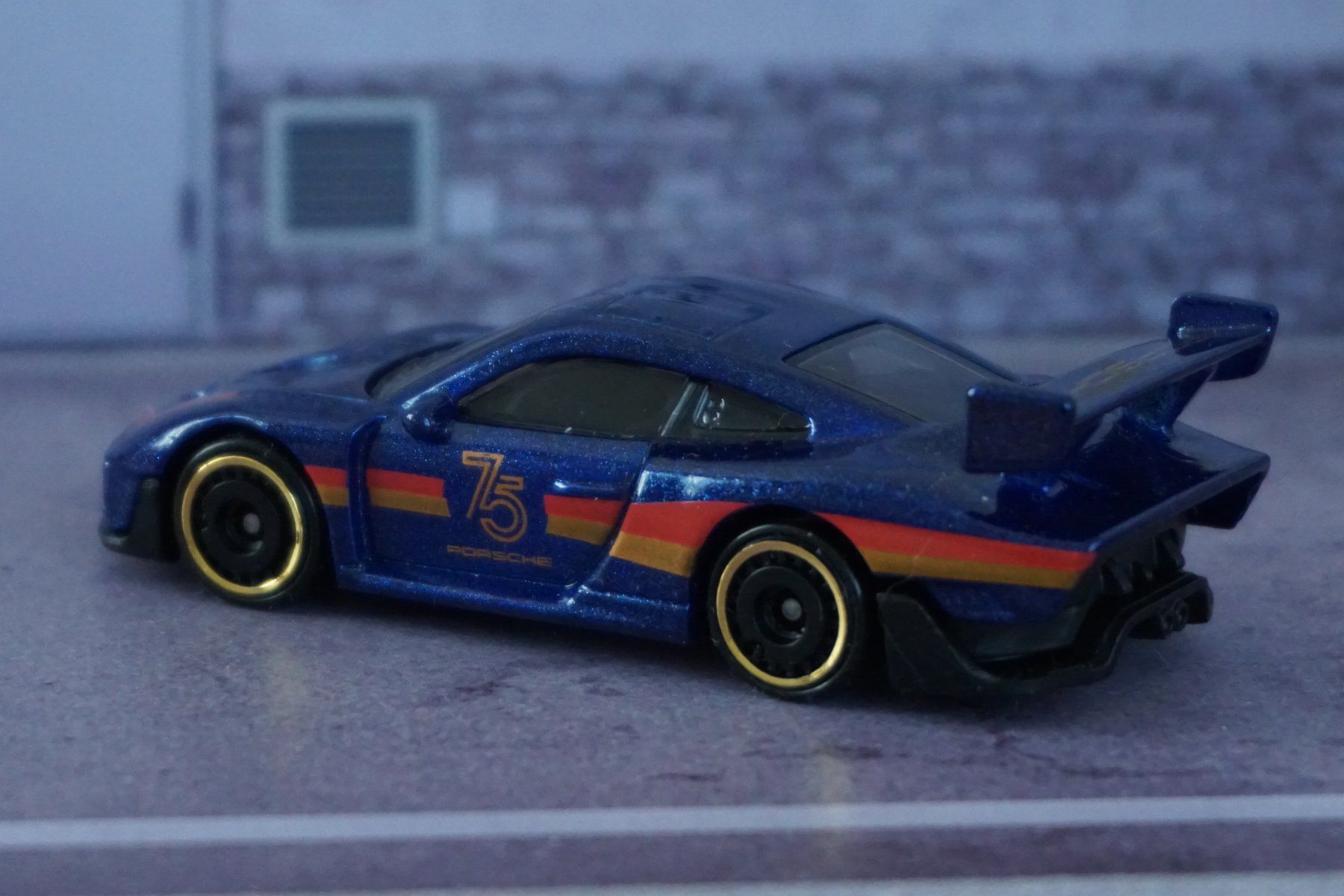 Hot Wheels Modellini d'auto: HotWheels Porsche 935 Turbo – Usato da Reiden venduto da Doppeldecker69 1