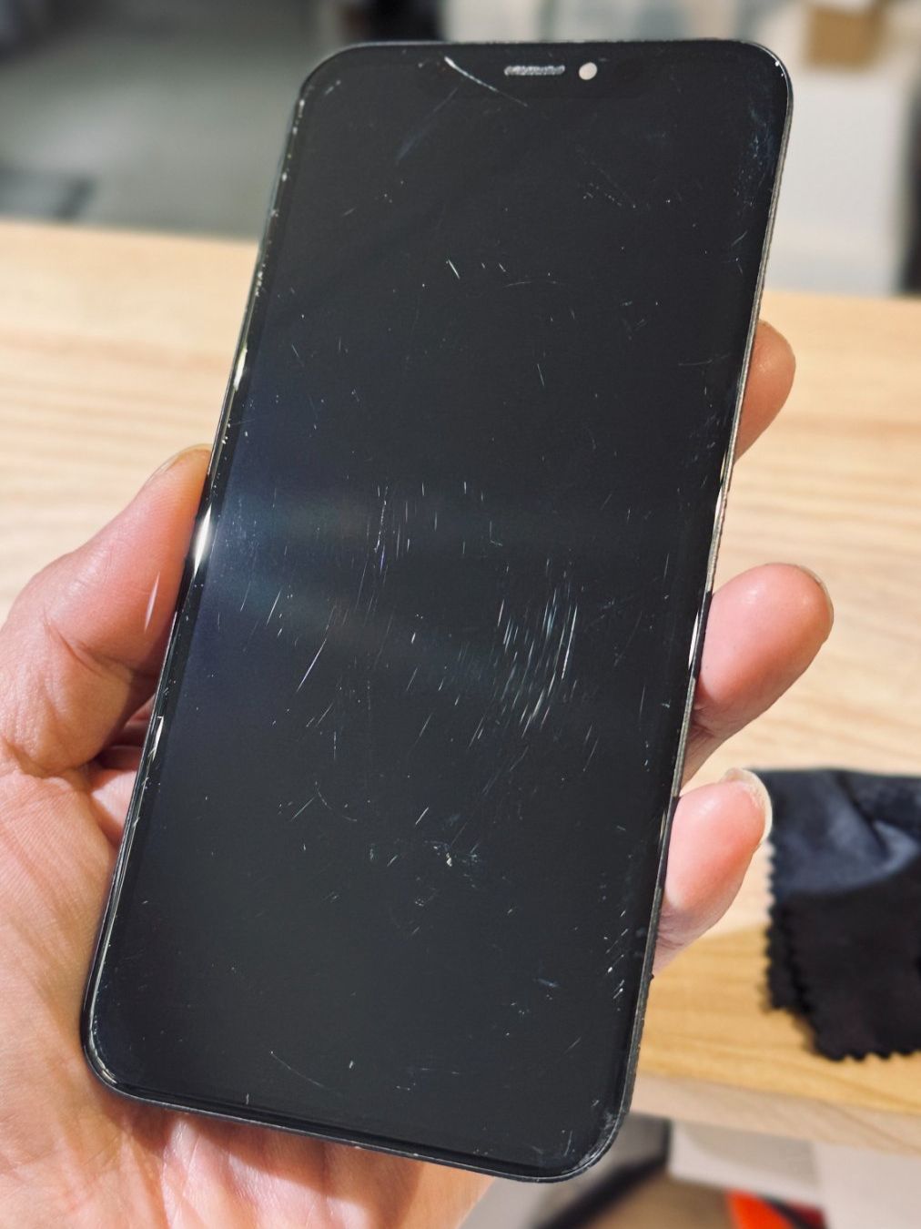 Telefoni cellulari / Smartphones: iPhone XR - Ecran original noir démonté avec rayure – Nuovo e nell'imballaggio originale da Morges venduto da DA-repa 1