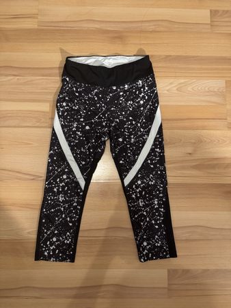Danskin Now Capri Leggings, Grösse S, Schwarz-Weiss Muster