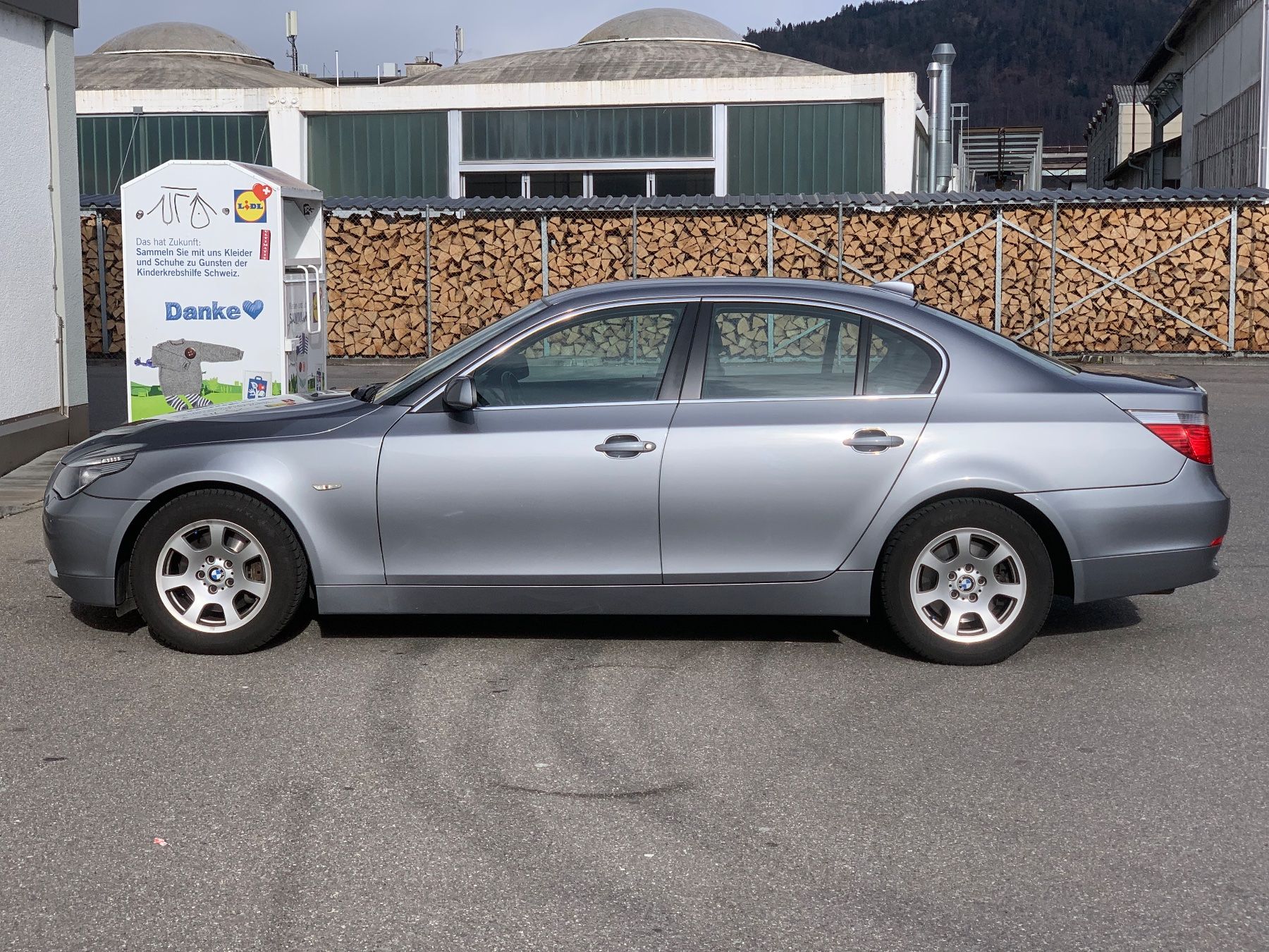 BMW Automobili: BMW 530D E60/2004, mit MFK – Usato da Niederwangen BE venduto da KFI