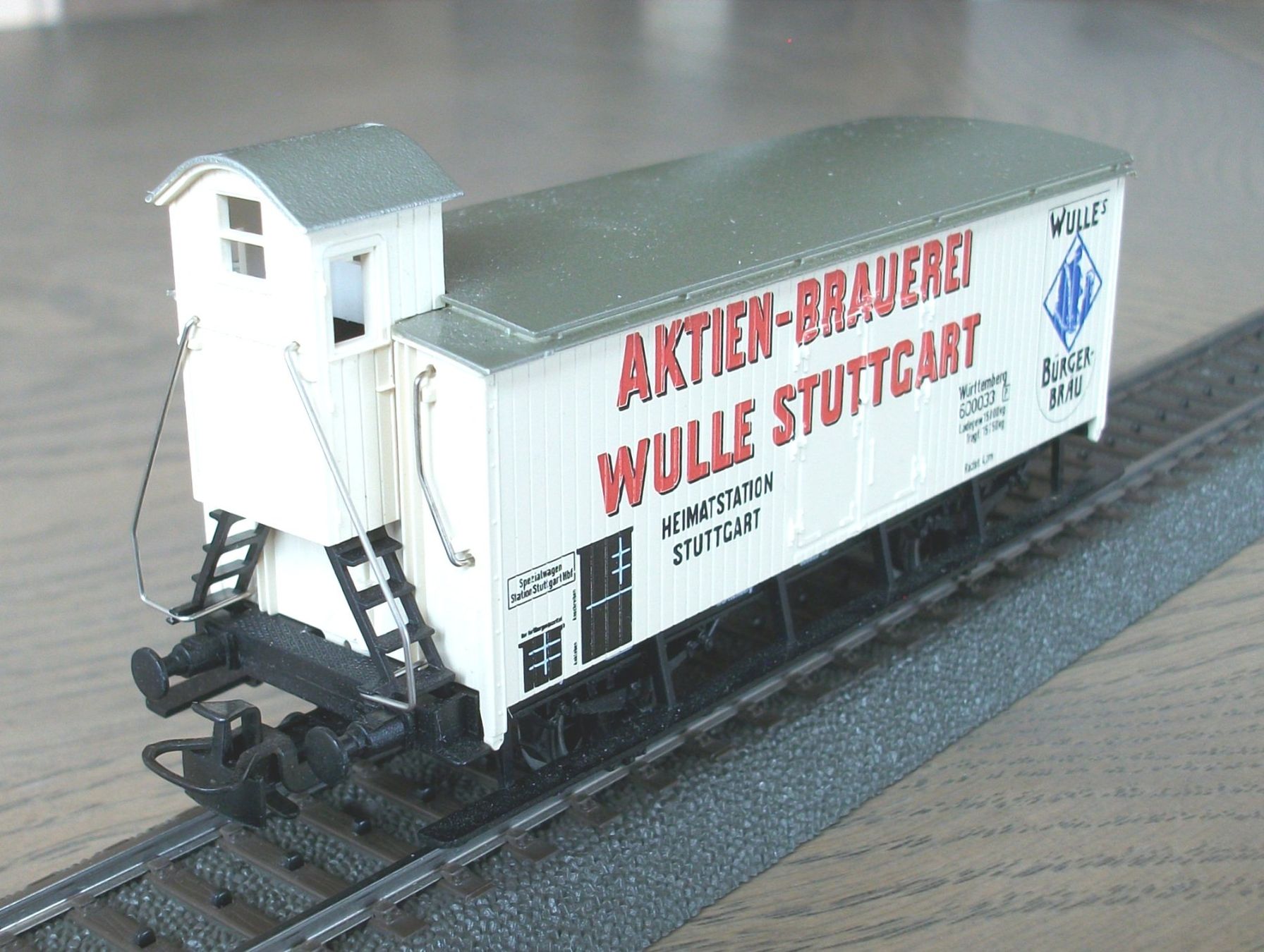 Märklin Modellini di ferrovie: Flachdach-Bier-Güterwagen; neu & OVP – Nuovo e nell'imballaggio originale da St. Moritz venduto da Manu7500 1