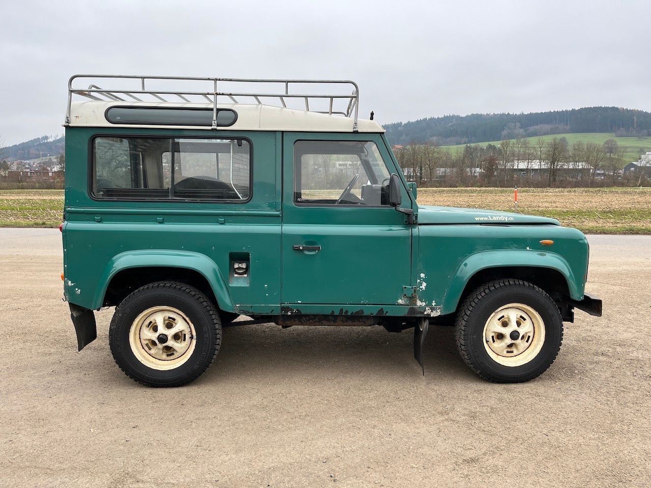 Land Rover Automobili: Land Rover 90 TD Defender – Usato da Sirnach venduto da MaechlerAutomobile 2