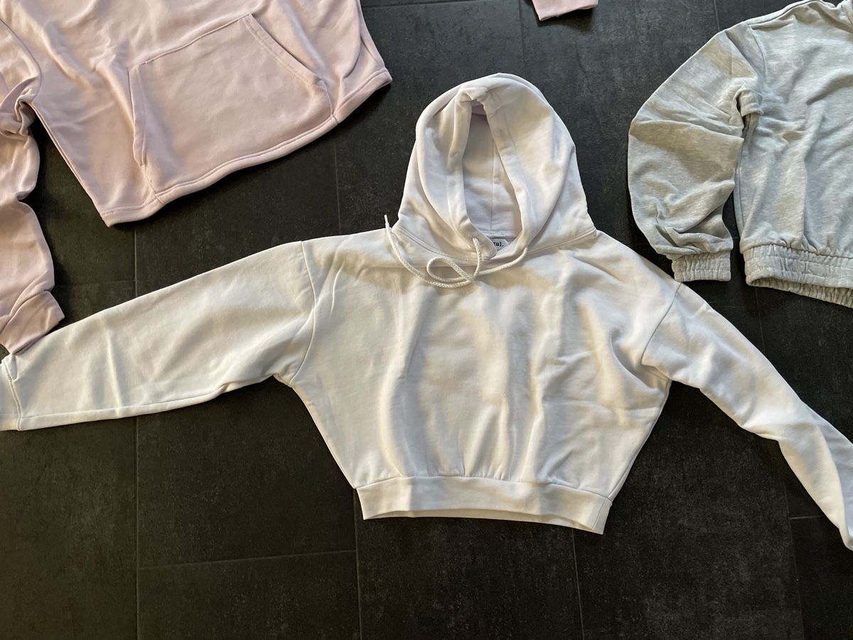 Maglioni & Felpe: 3 coole Crop Hoodies Grösse S – Usato da Bettlach venduto da A-M 3