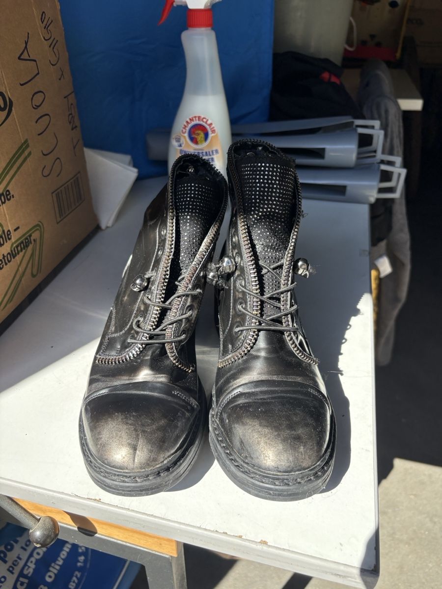 Scarpe da donna: Stivaletti neri fru.it con cerniera frontale – Usato da Giubiasco venduto da mol_f9mf