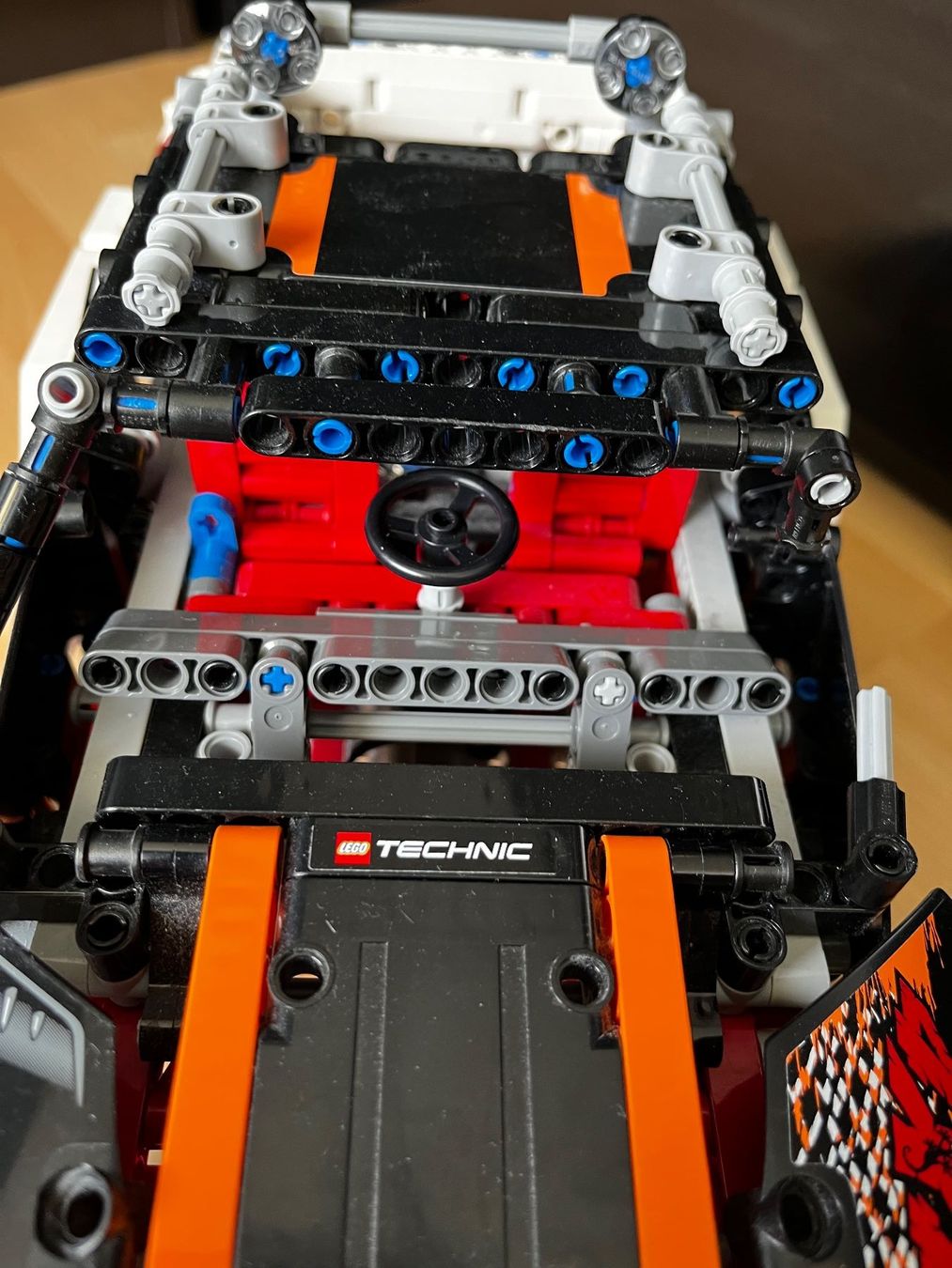 Lego Spielzeuge: Lego Technic 4x4 grosser Offroader 9398 mit Motor – Gebraucht aus Gossau SG von  2