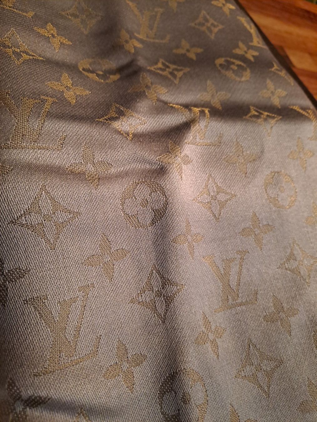 Louis Vuitton Foulards, Tücher & Schals: Louis Vuitton Schal Shine neu! – Neu (gemäss Beschreibung) aus Emdthal von kasira 6