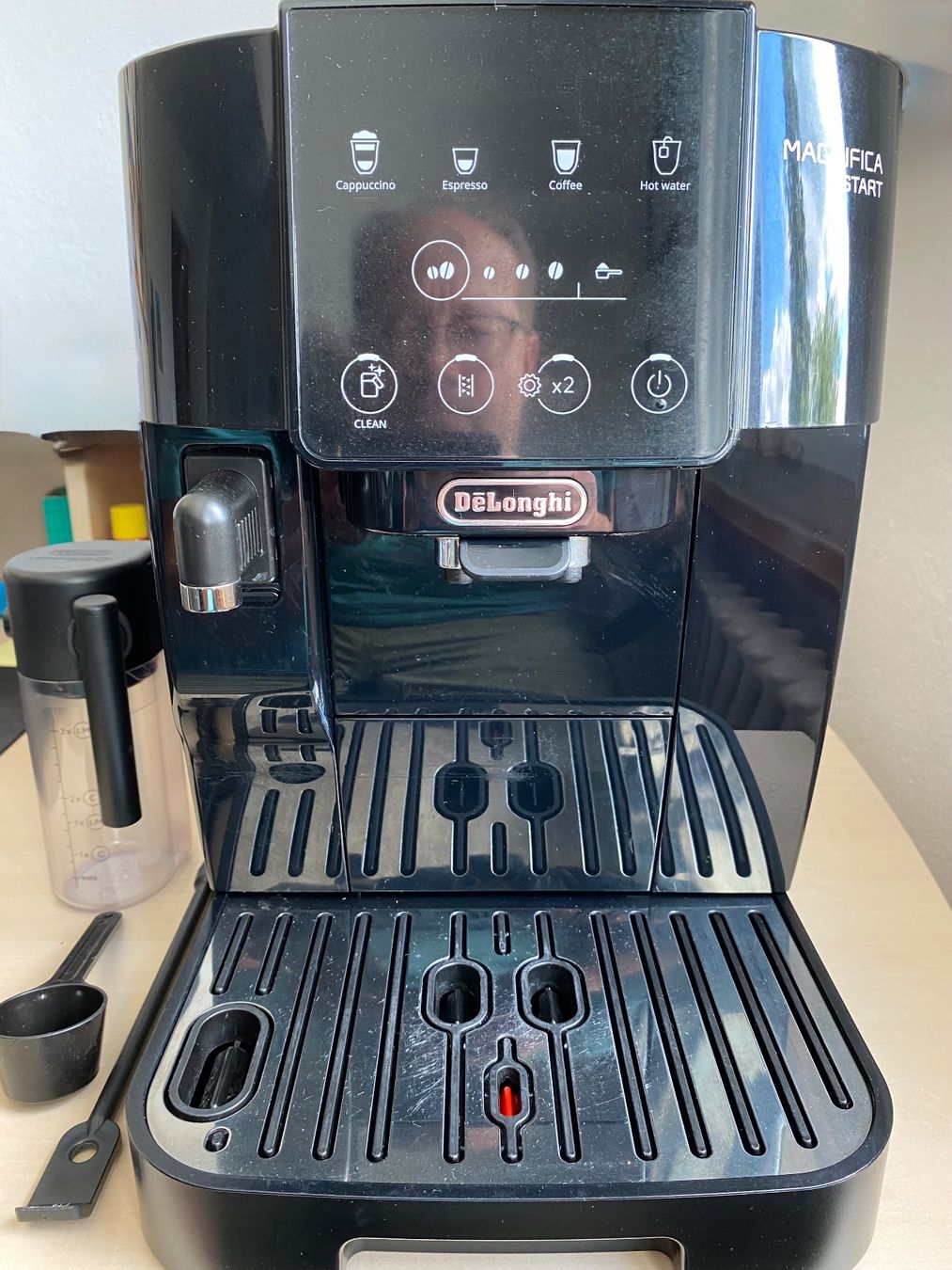 De'Longhi Machines à café & Machines à expresso: Kaffeevollautomat DeLonghi Magnifica Start – D'occasion à Hinwil par Keftedes