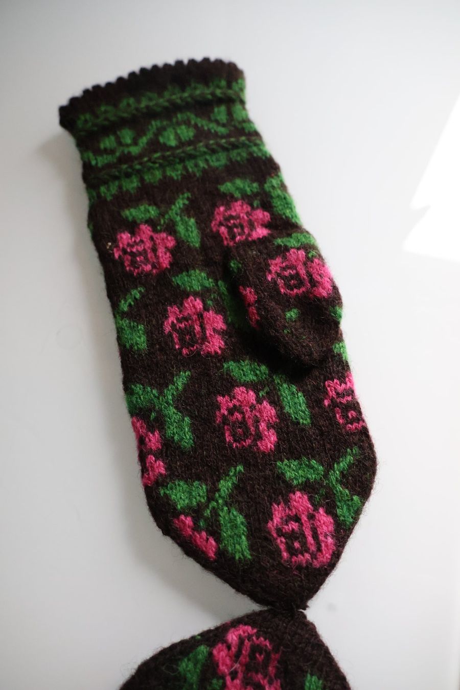 : Wollhandschuhe mit Blumenmuster – Neu (gemäss Beschreibung) aus Winterthur von jul_v9wx 1