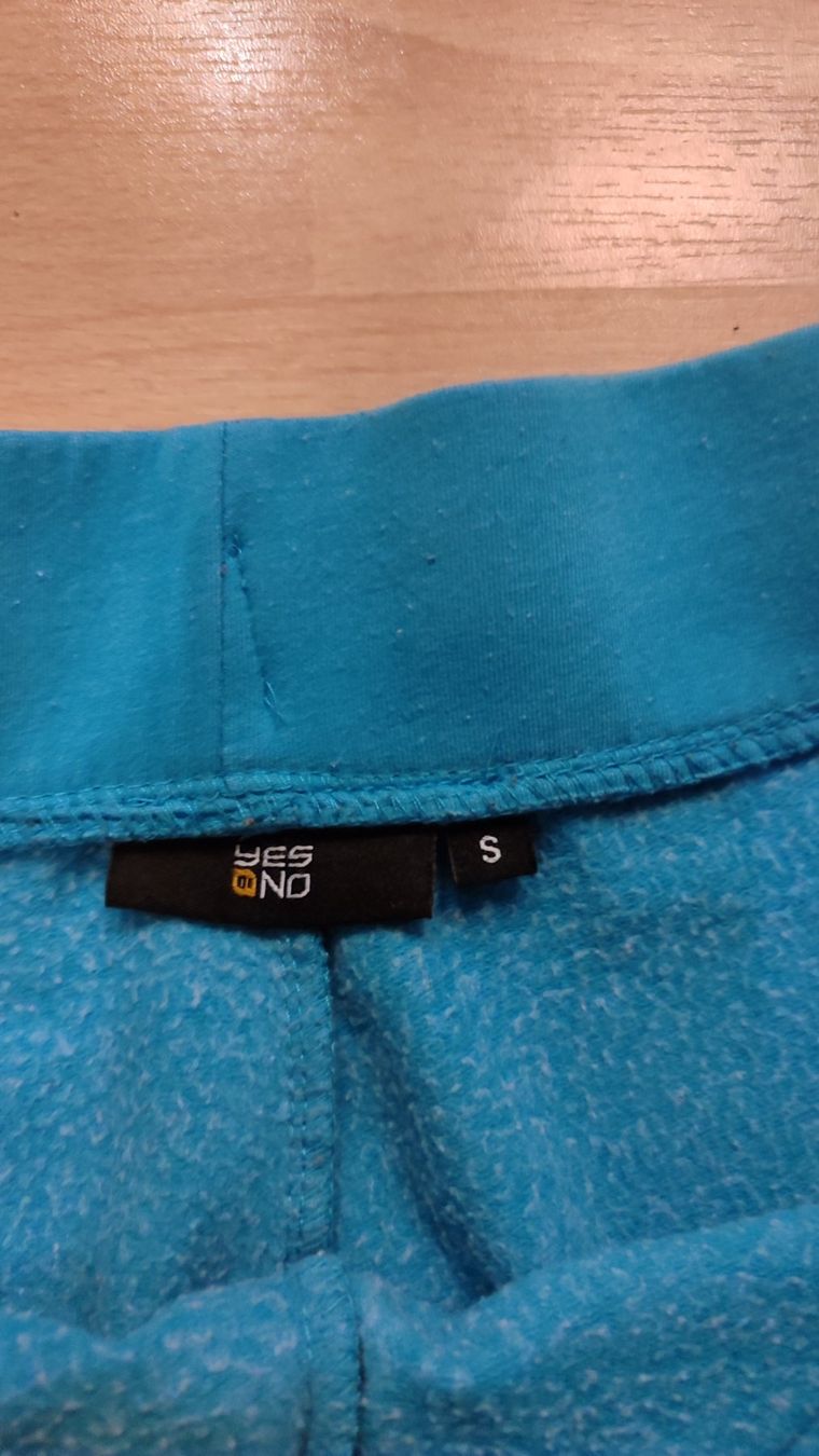 Nike Pantaloni: Sporthosen, Gr. S, Set: 4 Stk. – Nuovo (secondo la descrizione) da Zürich venduto da nic_xm7s 5