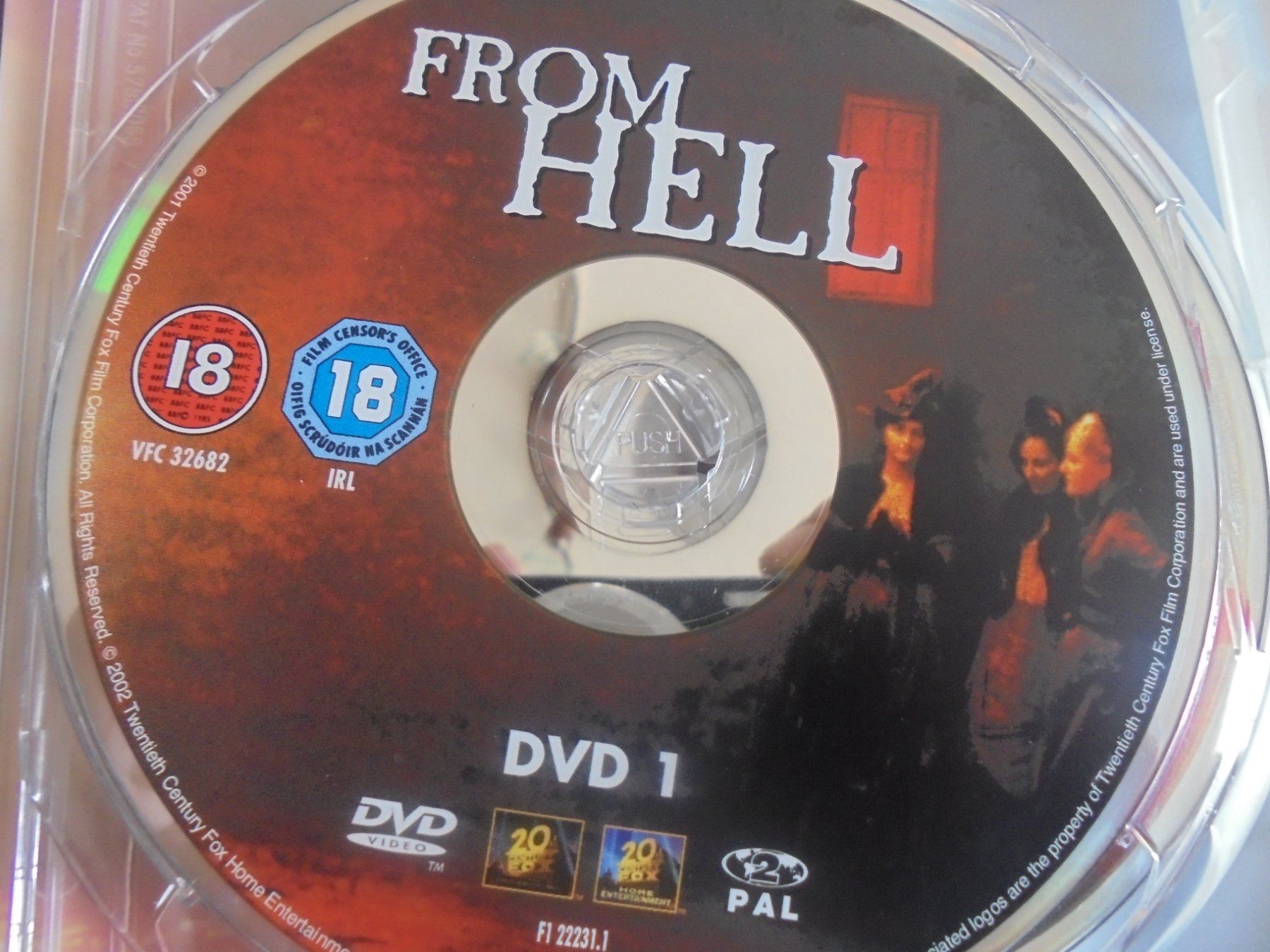 Alle DVDs: " From Hell " Johnny Depp, Heather Graham. 2 DVD in english – Gebraucht aus Crissier von Promopost 2