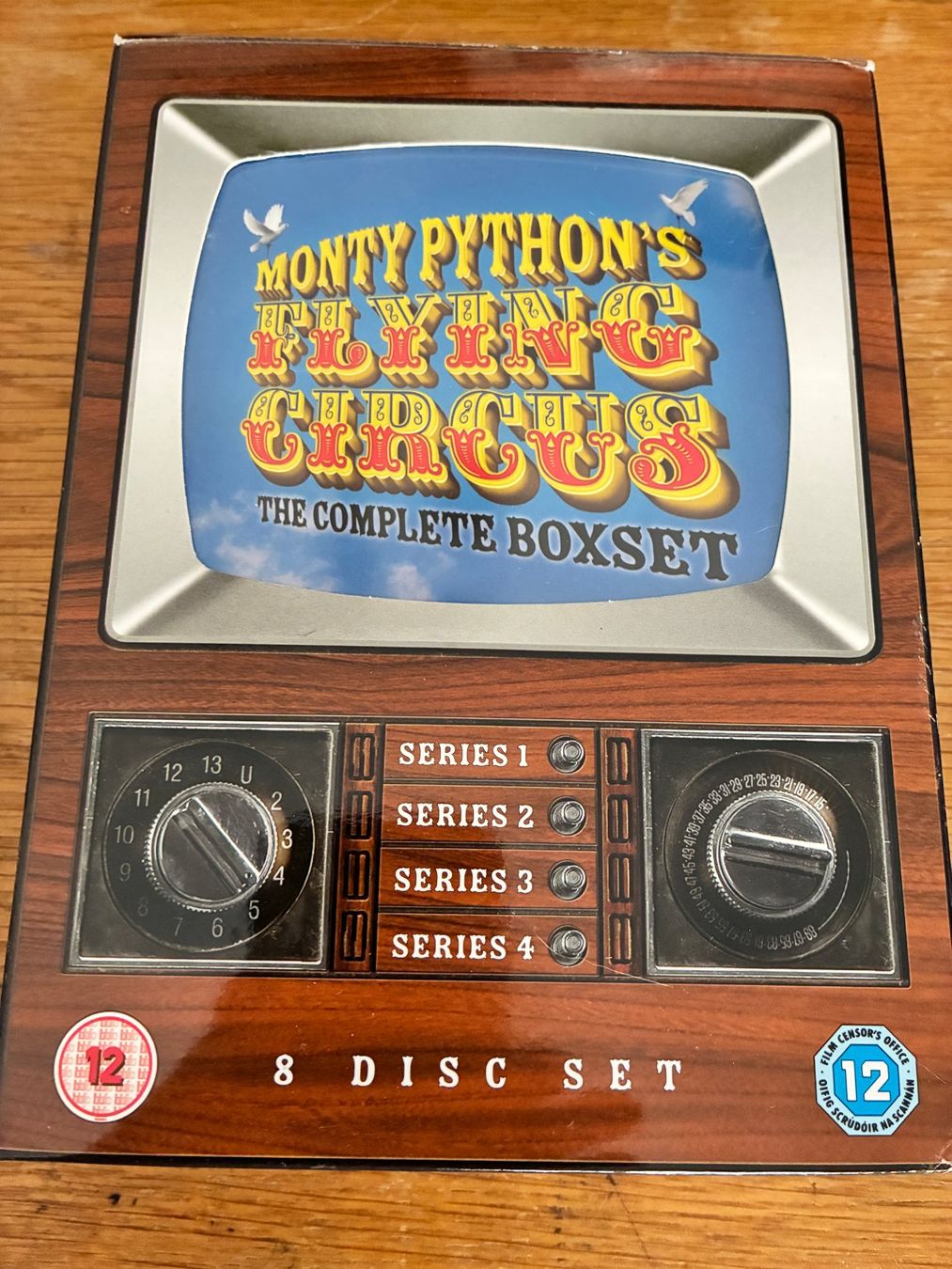Tutti i DVDs: Monty Python's Flying Circus - Complete Series 1- 4 (DVD) – Usato da Vevey venduto da zecollector 1