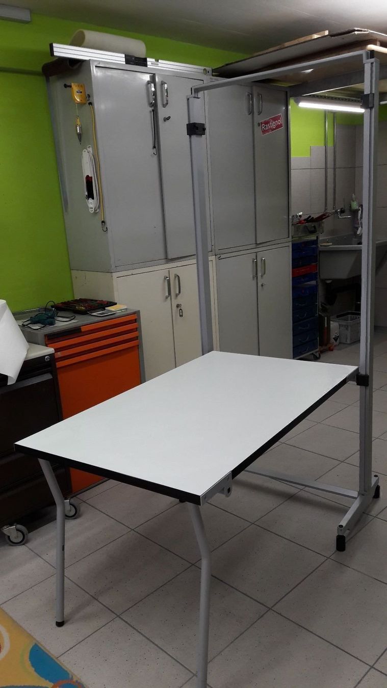Scrivanie: USM   Büro Tisch – Nuovo (secondo la descrizione) da Deitingen venduto da Kawasaki62
