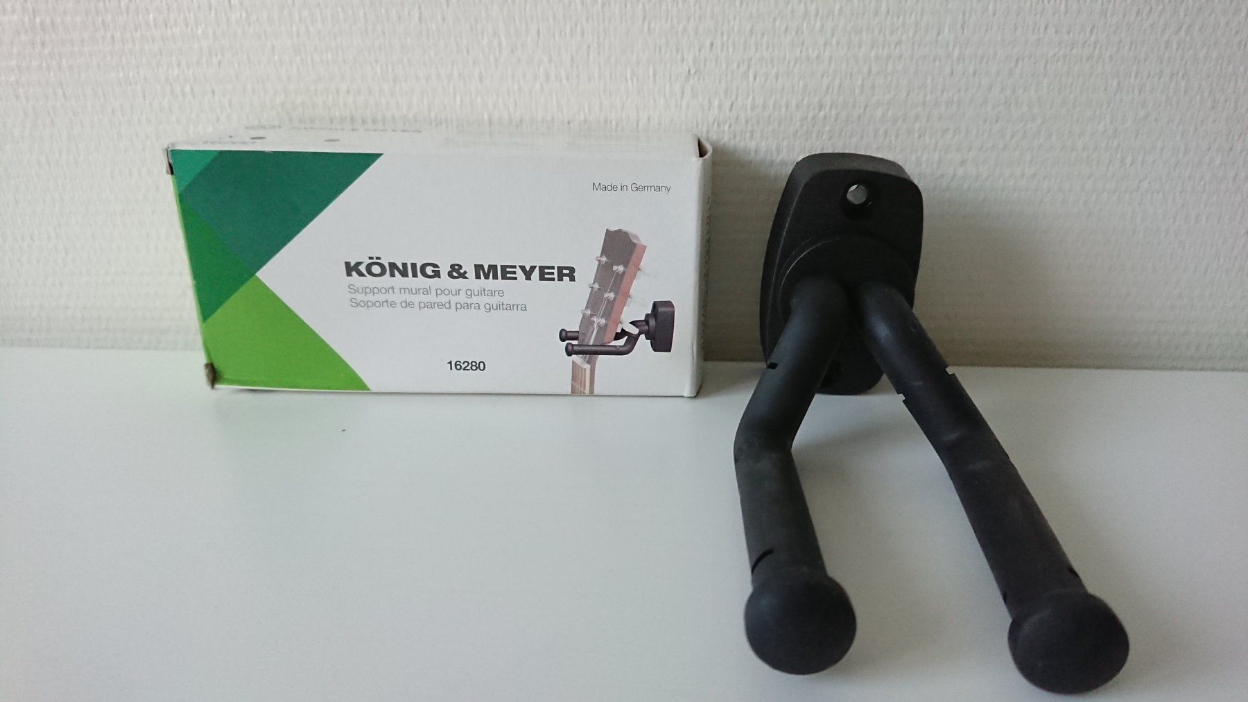 König & Meyer Supporti per strumenti musicali & leggii: König & Meyer support mural pour guitare – Usato da Estévenens venduto da Rockingirl