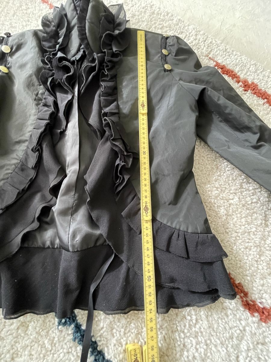 Giacche: Black Ruffle Jacket - Stylish & Lightweight – Usato da Richterswil venduto da Prangins9 6