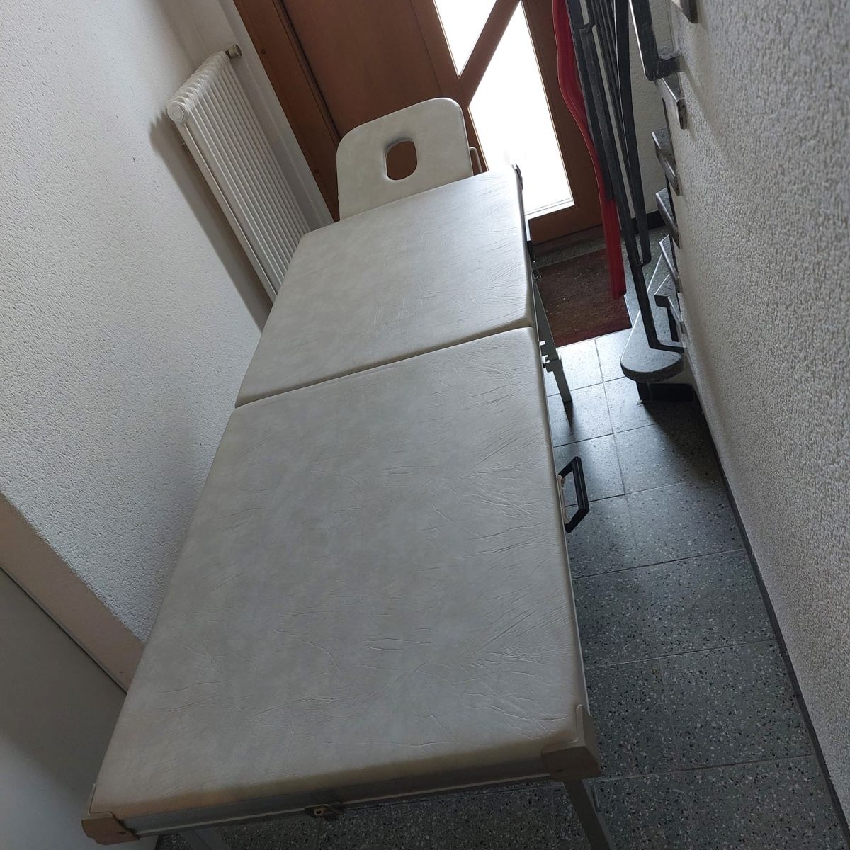 Chaises longues: Massageliege klappbar – D'occasion à Glattbrugg par aentz