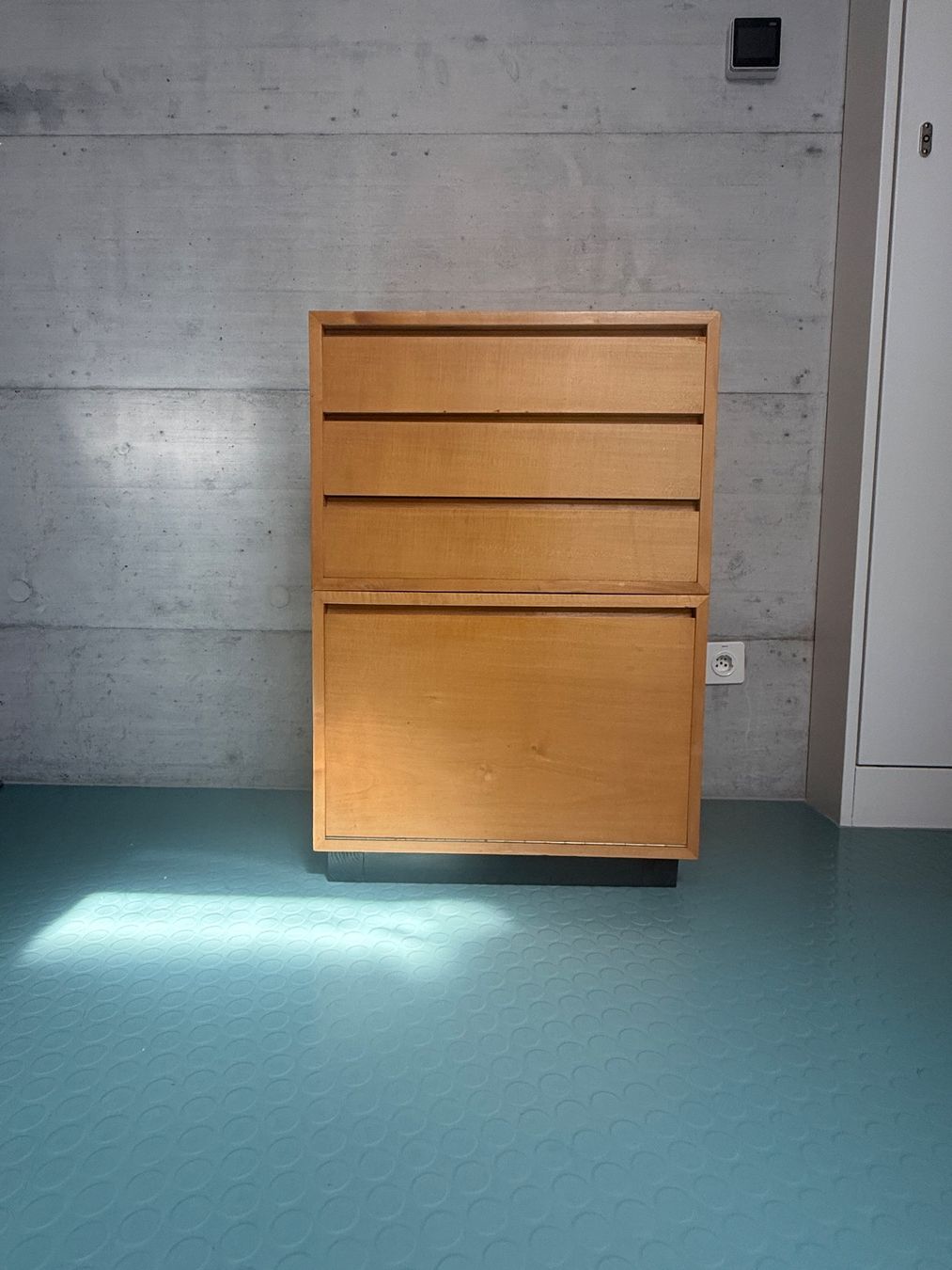 Thut Kommoden: Kommoden, Nachttischchen Thut, 2 Stück – Gebraucht aus Buchs SG von Laurenzia2 1