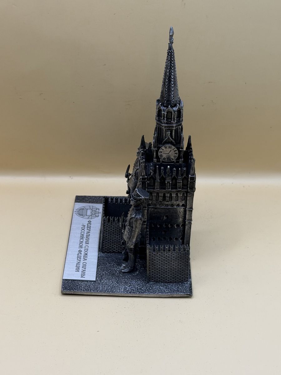 Statuette: FSO Kremlin Moscow Official Russian Guards Statue Boxed – Usato da Genève venduto da sho_67qj 3