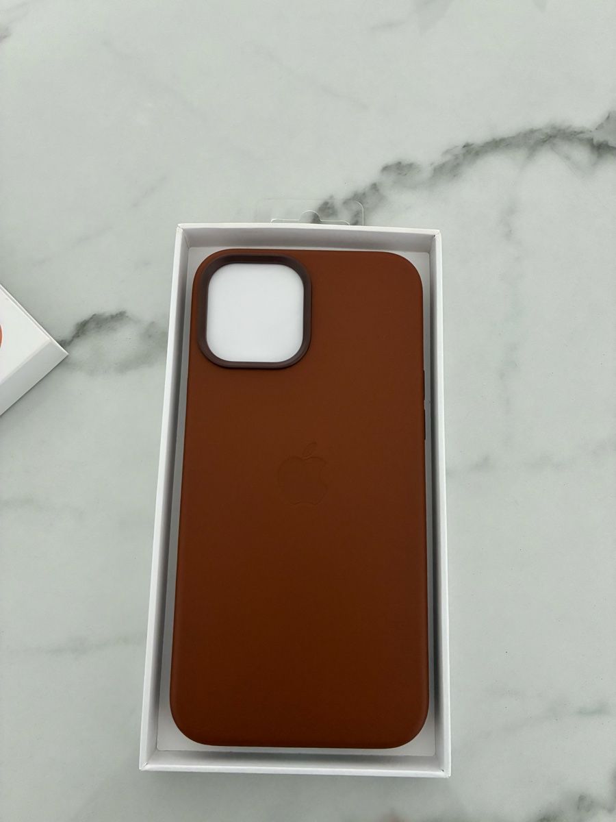 Apple Cover & Protezioni schermo: Coque Apple iPhone 12 Pro Max Cuir Marron État Neuf! – Nuovo e nell'imballaggio originale da Nyon venduto da far_f89n 1